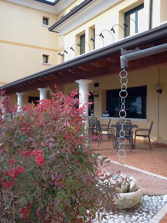 Albergo Al Portico Azzano Decimo Exterior foto